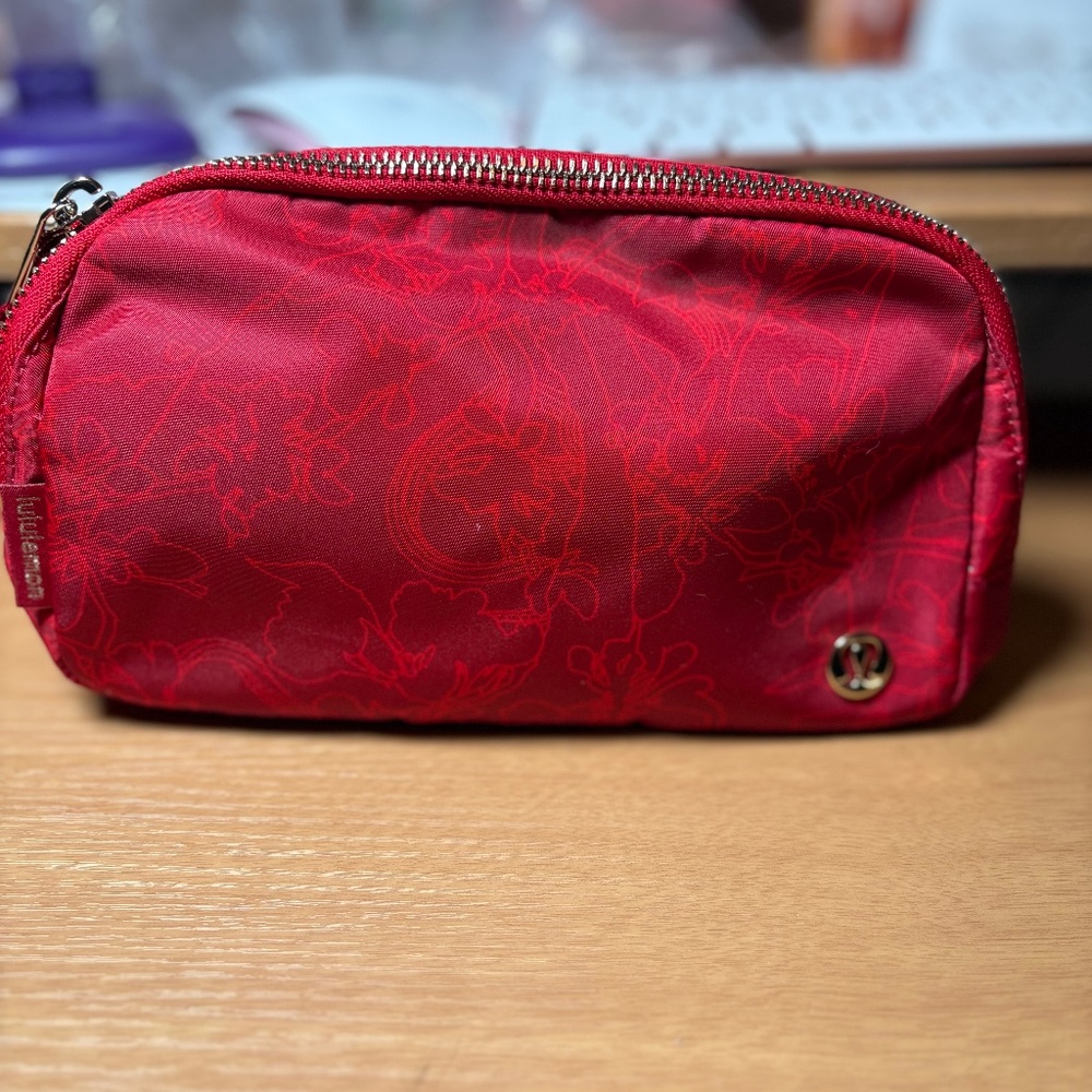 Lunar New Year Everywhere Belt Bag 1L SOLD OUT Color: Year Of The Snake Contour